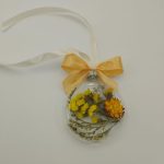 Glob de sticla cu flori uscate diametrul 8cm V25